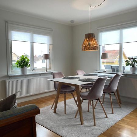 Annies Hus - Very Nice 2 Bedroom Apt Top Floor Stromstad Exterior photo